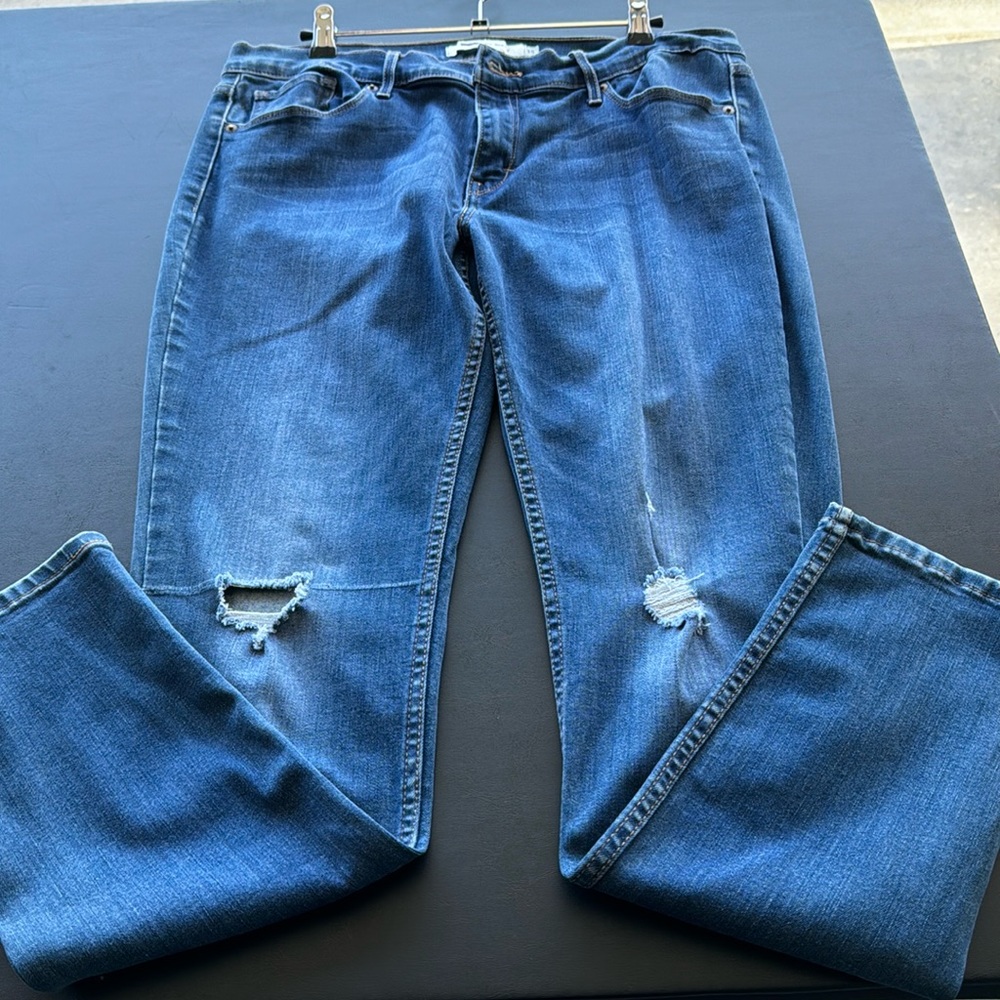 Levi’s Women’s 524 skinny jeans